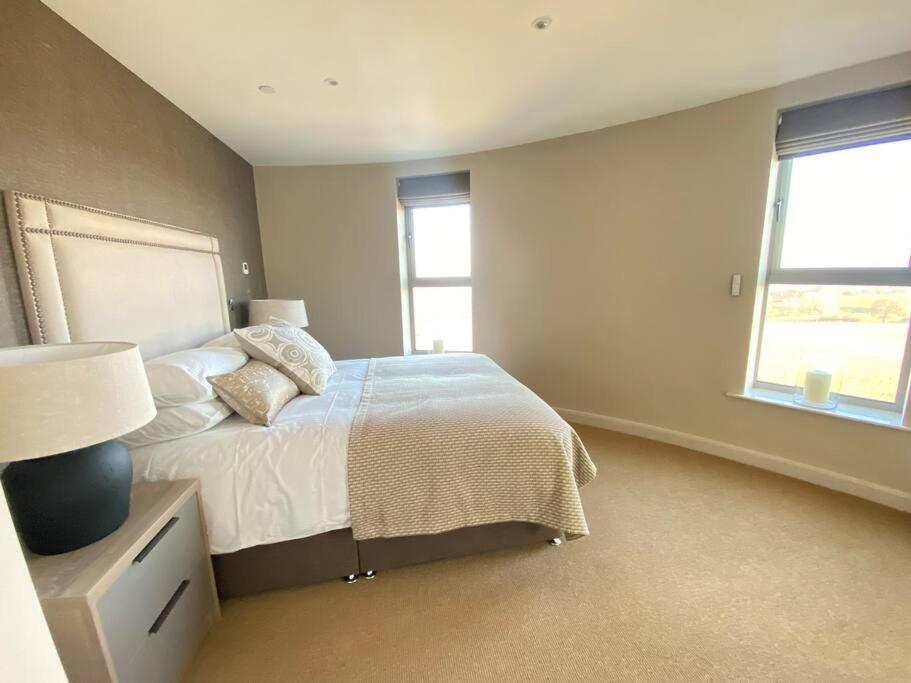 Luxury Converted Water Tower In Flockton Villa Emley Dış mekan fotoğraf