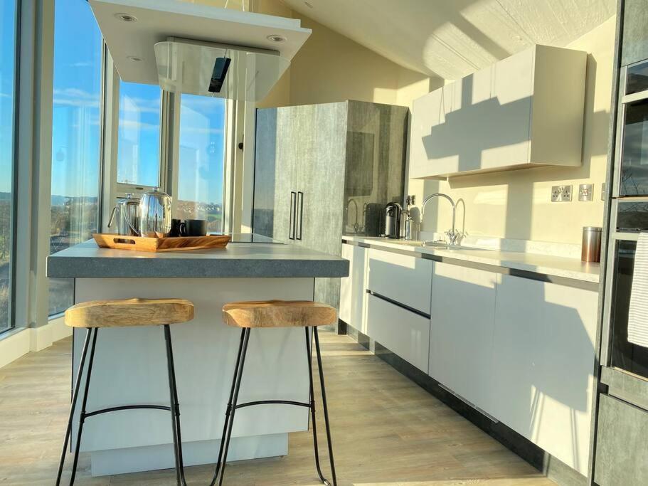 Luxury Converted Water Tower In Flockton Villa Emley Dış mekan fotoğraf